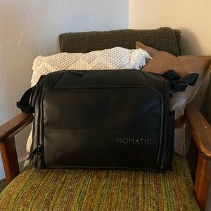 Nomatic Laptop Messenger Bag